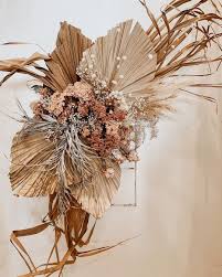 These diy dried flower pendants require very little skill to make. W A L L F L O W E R Dried Wall Hangings Mini Installations Who Needs One These Bespoke Pieces Dried Flowers Dried Flower Bouquet Flower Installation