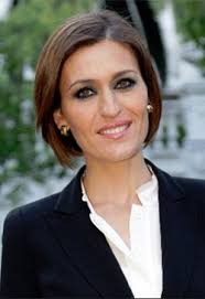 Since an early age she showed an interest in fashion and during her adolescence. Fatima Lopes Portal Da Literatura