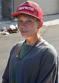 Evsiz olan model, şimdi yaşamını sokaklarda sürdürüyor. Where Does Pete Souza Live Nationality Ethnicity Family Net Worth