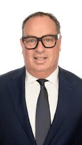 Tim Leach's Instagram, Twitter & Facebook