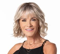 Toni Brattin Fabulous Fix Mid-Length Wig