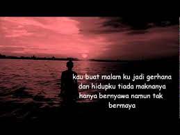 Download lagu pelamin anganku musnah mp3 dan video mp4. Azie Pelamin Anganku Musnah Lirik Youtube