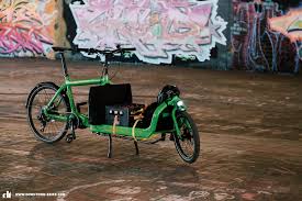 Larry vs Harry STePS eBullitt E8000 XT Di2 in Review