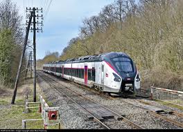 B 85009 010 Sncf Alstom Coradia Liner At Baulay France By Jean Marc Frybourg Train France Liner