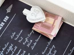 Das cookie speichert die herkunftsseite und die zuerst besuchte seite des benutzers für eine weitere verwendung. Geldgeschenk Verpackung Silberhochzeit Geschenk Rezept Fur 25 Jahre Ehe Silberne Hochzeit