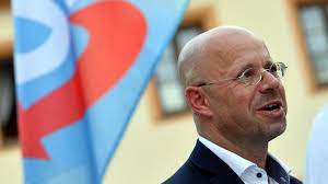 Von etwa 1.200 auf derzeit unter 900. Verfassungsschutz Rund 7000 Afd Mitglieder Sind Rechtsextrem Stern De