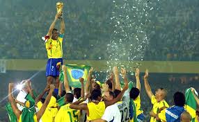 Porém, a seleção não inspirava confiança à todos: 30 06 2002 Brasil 2 X 0 Alemanha Tres Pontos