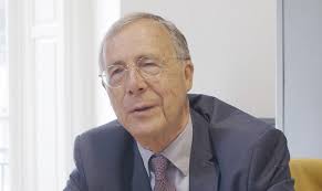 Mijn ervaring is dat ministers er vaak pas aan het eind van hun periode  achter komen wat hun visie op de sector was”