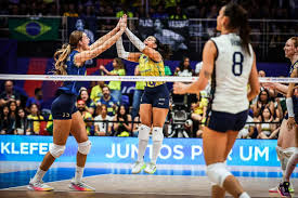 Seleção feminina de vôlei joga duas vezes e em continentes diferentes nesta quarta-feira; entenda