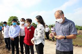 Quyết định rút khỏi thị trường di động của lg cho thấy mức độ cạnh tranh trong ngành công nghiệp này, đặc biệt giữa apple và samsung, quá khắc nghiệt. Bi ThÆ° Tá»‰nh á»§y An Giang Vo Thá»‹ Anh Xuan Kháº£o Sat Tinh Hinh Sáº£n Xuáº¥t Tieu Thá»¥ Nong Sáº£n Tren Ä'á»‹a Ban Huyá»‡n Chá»£ Má»›i Bao An Giang Online