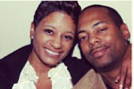 Mayor Has 'Full Faith' in Top Aide Who Dates Killer Who Calls Police 'Pigs' 