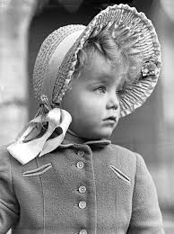 Easter parade spectators outside Cleveland Museum of Art in 1958