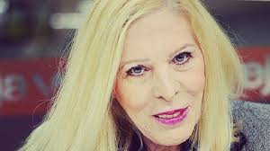 Cantora Vanusa recebe alta após 32 dias internada em hospital