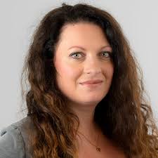 Loreen Wolf's Instagram, Twitter & Facebook