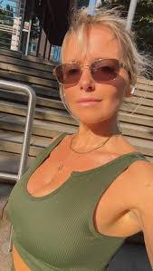 Amber Maxwell's Instagram, Twitter & Facebook