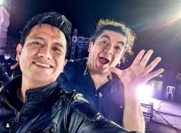 Su primer videoclip lo grabó con cámara prestada y hoy trabaja con las  mejores orquestas de cumbia: Conoce a Aaron Loayza