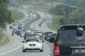 Lebuhraya utara selatan yang menghubungkan dari selatan (johor) ke utara(perlis). Ramai Dah Balik Kl