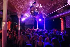 Town girls, followed by 187 people on pinterest. Girlstown For Women Berlin Reviews Ellgeebe