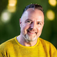 Louise Buckley, Editor in London, United Kingdom