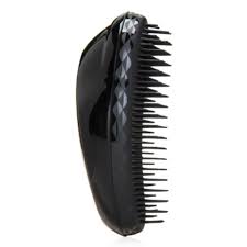 Discover the three brushes every curly girl should know about and how to use them. The 11 Best Brushes For Curly Hair Of 2021