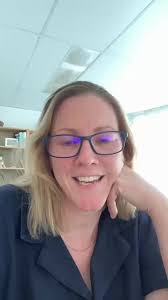 ✨ A sneak peak at today's interview with the lovely Donna Hann ✨ “The  better prepared I can be, the better the day runs for my kids” 💭 Who can  relate?! Tune