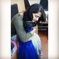 Taking to instagram, athiya shared pictures in which she is dressed in a. Pin Auf Shruti Hassan