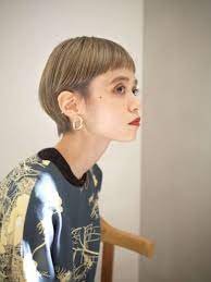 60代のベリーショートヘアスタイル 髪型 ボリュームアップパーマ 丸顔 面長 lala magazine ララマガジン 60代 髪型 美髪 ショートのヘアスタイル