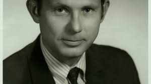 Kenneth Gee, 79; was business consultant, executive at Grossman's lumber  company