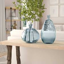Dame Jeanne Bleues Sur Console En Bois Decorazine Fr Grand Vase En Verre Verre Recycle Decorer Bouteille En Verre