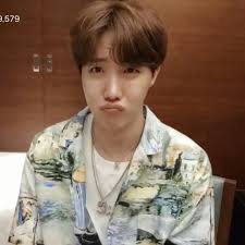 As the birthday begins at 12 am on 18th february, jhope decided to do a livestream 1 . 190522 Hoseok Jhope Vlive J Hope Cute Hoseok J Hope Icons