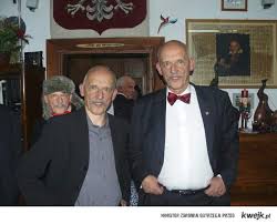 Read korwin mikke i michalkiewicz w studiu from the story filmy 2 by thrawn1 with 5 reads. Janusz Korwin Mikke Janusz Korwin Mikke Wszedzie Ministerstwo Smiesznych Obrazkow Kwejk Pl