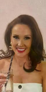 Mum 'living her best life' when her 'whole world fell apart'