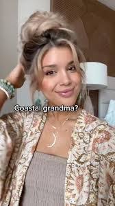 Cassandra Klein's Instagram, Twitter & Facebook