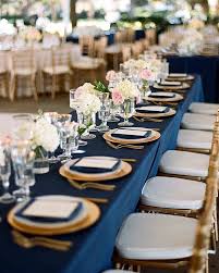 Great prices on gold table settings. Dourado E Azul Ceub Casareumbarato Gold Wedding Colors Navy Blue And Gold Wedding Wedding Table Settings