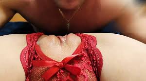 Chồng tôi liếm tôi, đưa tôi đến cực khoái và tôi bị bắn nước vào mặt |  xHamster