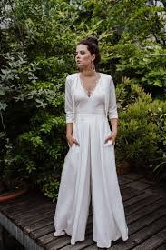 Shop from the world's largest selection and best deals for women's jumpsuits & playsuits. Der Hochzeits Jumpsuit Madeleine Ist Ein Hochzeitsoutfit Fur Alle Frauen Die Graziose Schlichtheit Lieben Durchgan Hochzeitsoutfit Brautmode Hochzeit Overall