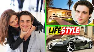 Jacob elordi, né le 26 juin 1997 à brisbane, est un acteur australien. Jacob Elordi Noah Flynn In The Kissing Booth Lifestyle Net Worth Girlfriend Interview Age Youtube