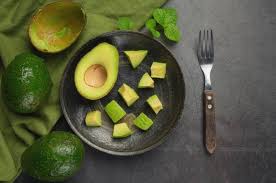 Buah avocado sangat popular dalam setiap menu diet yang dijadikan salad. Manfaat Alpukat Untuk Bayi Usia Berapa Bayi Boleh Makan Alpukat