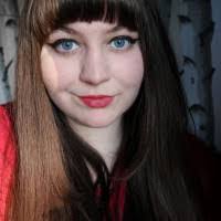 Rebecca Wallis's Instagram, Twitter & Facebook