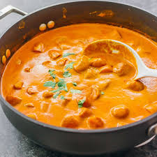 This Easy Vegetarian Potato Curry Has A Delicious Orange Sauce Similar To An Indian Tikka Masala Sauce Curry Recipes Vegetarian Curry Recipes Potato Curry