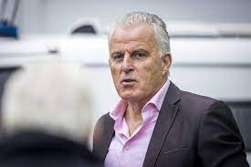 Der berühmte kriminalreporter wurde dabei schwer verletzt. Wie Is Peter R De Vries Nederlands Bekendste Misdaadverslaggever De Morgen