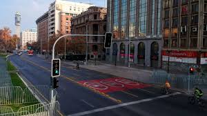 A contar de las 5 horas de hoy lunes, las 52 comunas de la región metropolitana se encuentran sin cuarentena, situación no ocurría en la rm desde el 26 de marzo pasado, cuando comenzaron los confinamientos dinámicos en la capital. 4zz59ymsygbagm