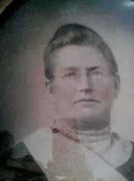 Arbyrd gin photo from 1922 with details