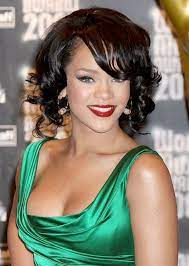 Rihanna Short Curly Bob Hairstyle With Side Swept Bangs Hairstyles Weekly Rihanna Hairstyles Bob Hairstyles Curly Bob Hairstyles