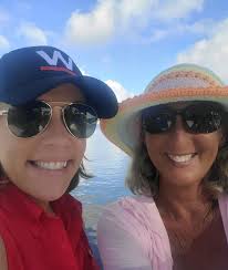 Lisa Hutson (@lisahutsonnews) • Instagram photos and videos