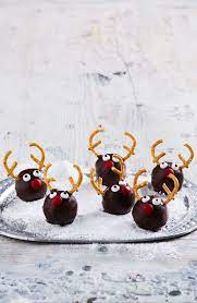 Easy Christmas Reindeer Truffles A Simple Recipe For The Kids To Help With Truffles Recipe Xmasf Christmas Truffles Christmas Food Gifts Homemade Truffles