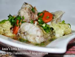 Bahannya memang mudah dan cara nak buat pun simple. Sup Ikan Kerapu Amie S Little Kitchen