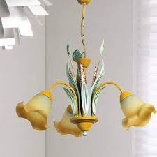 Farklı tasarımlardan hoşlananlar için en iyi seçim olan metal avize çeşitleri uygun fiyatlarla koçtaş'ta! Koctas Botanik Avize Modelleri Aktif Moda