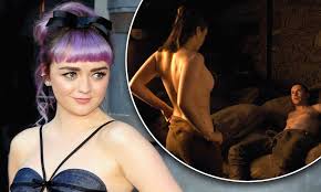 Game Of Thrones star Maisie Williams hit back at fans claiming her sex  scene was uncomfortable | Daily Mail Online
