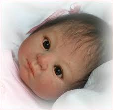 Phoebe Head's Instagram, Twitter & Facebook